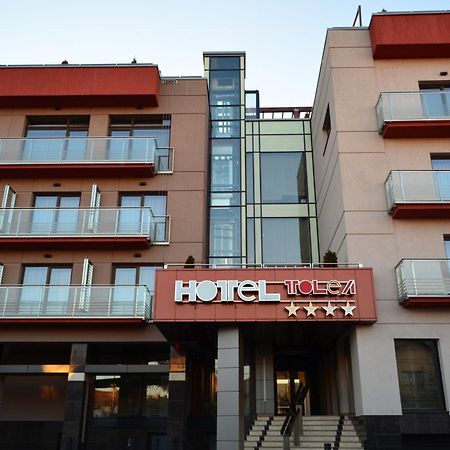 Hotel Tolea Targoviste Eksteriør billede