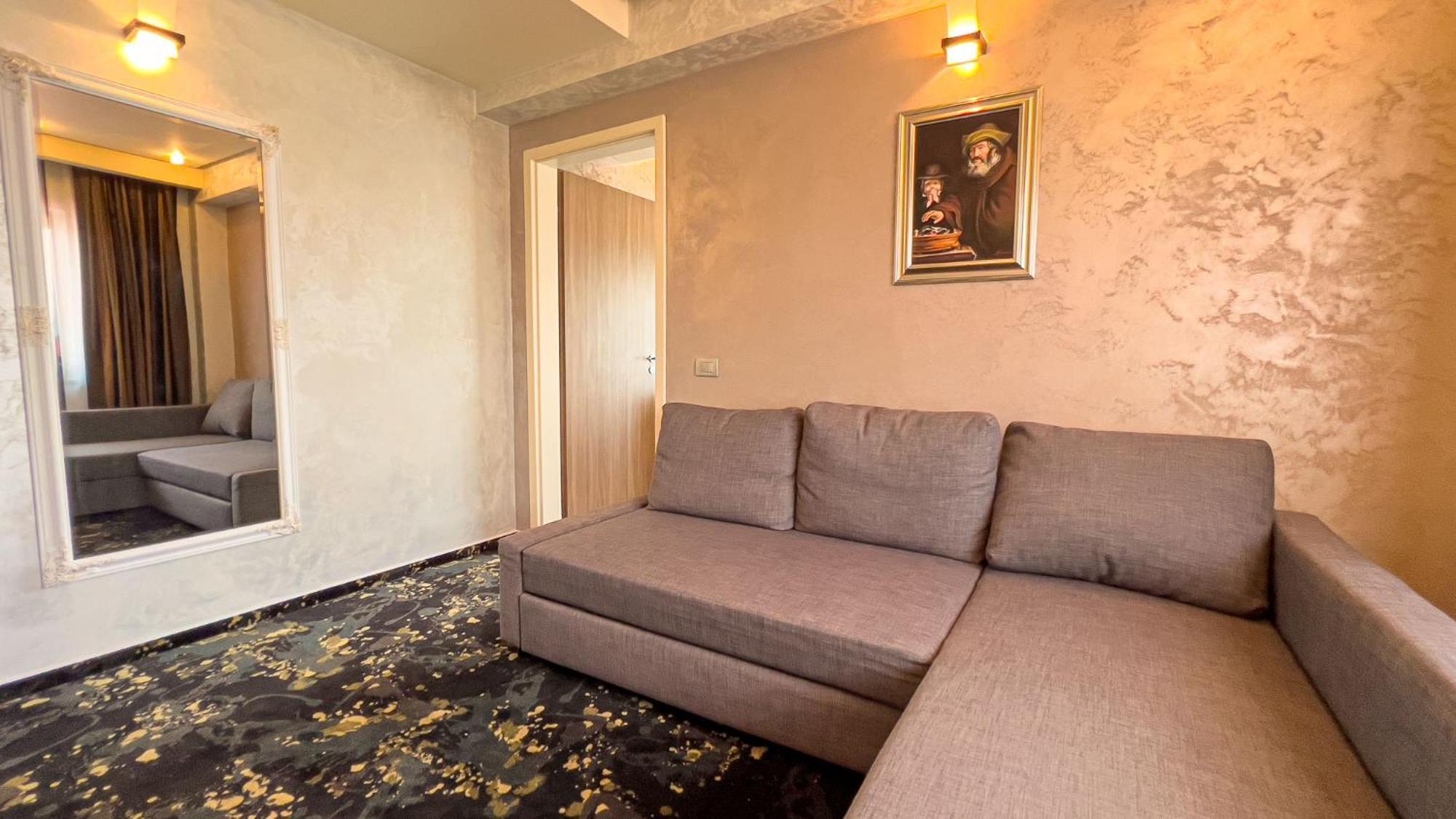 Hotel Tolea Targoviste Eksteriør billede